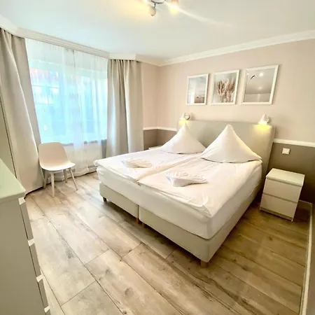 Ferienhaus Nordsee 02 *